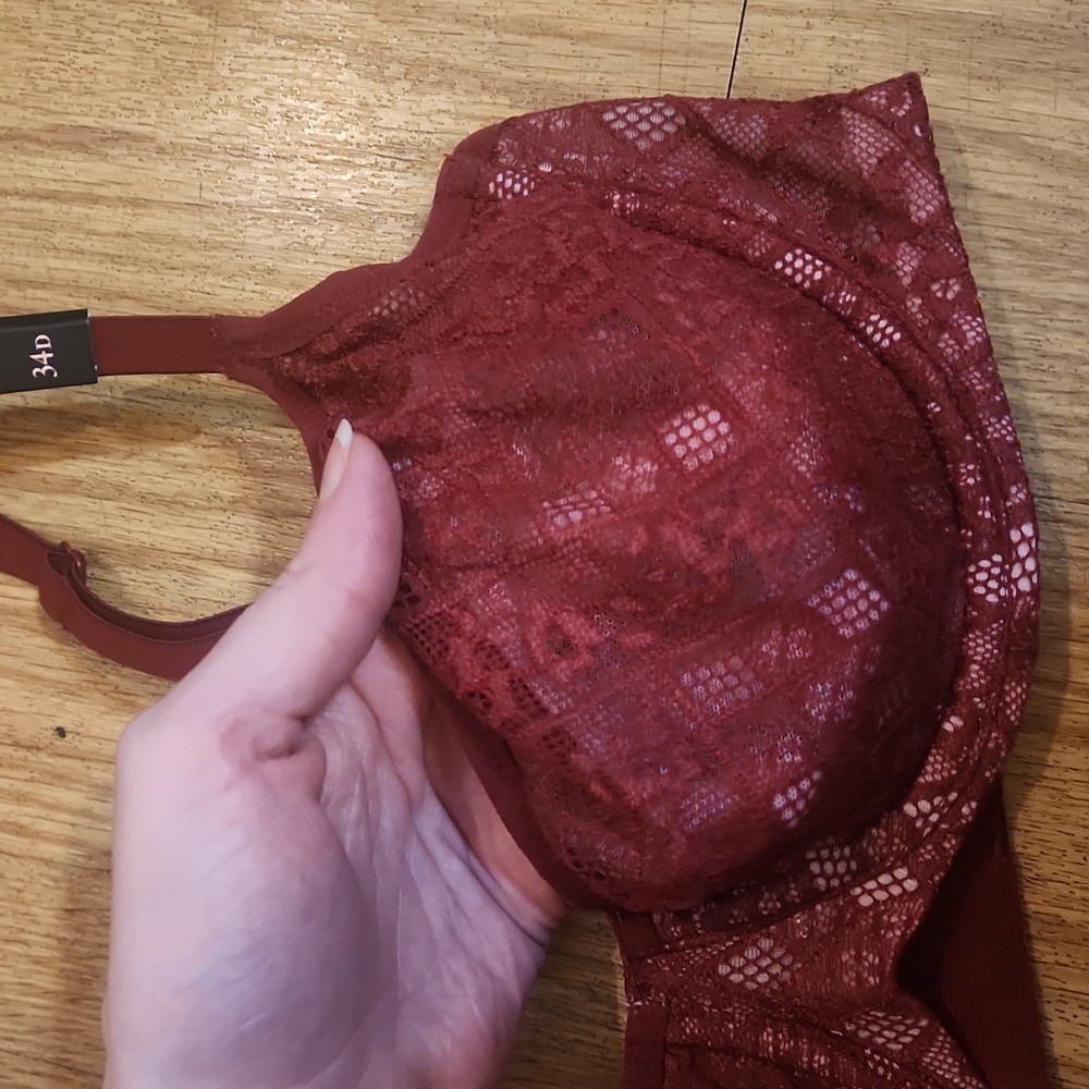 NWT VS 34D lace Body by Victoria - Picture 3 of 10